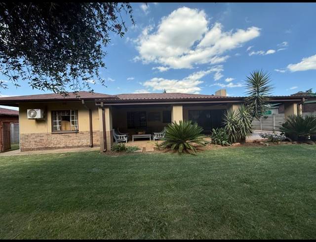 4 BEDROOM HOUSE FOR SALE IN VANDERBIJLPARK SE 1